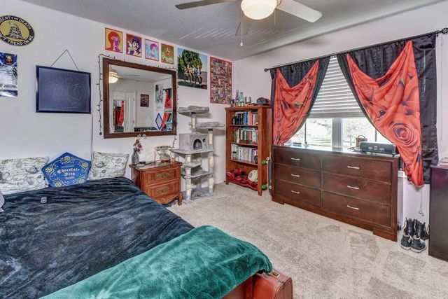 831 OAK HOLLOW LOOP, Deland, FL 32724