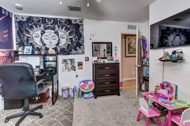 831 OAK HOLLOW LOOP, Deland, FL 32724