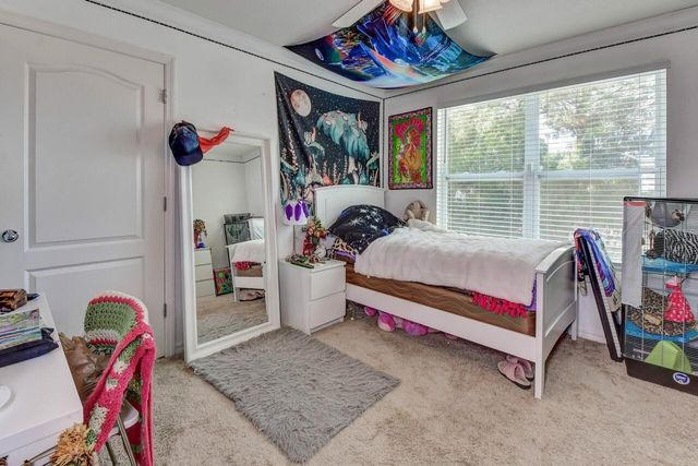 831 OAK HOLLOW LOOP, Deland, FL 32724