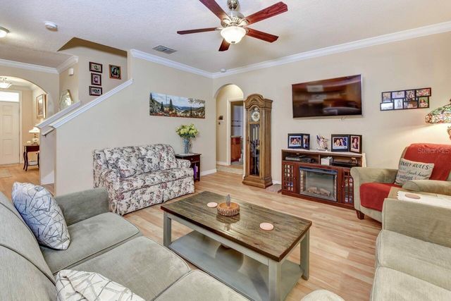 831 OAK HOLLOW LOOP, Deland, FL 32724