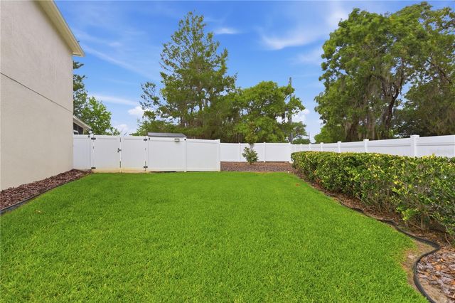 831 OAK HOLLOW LOOP, Deland, FL 32724