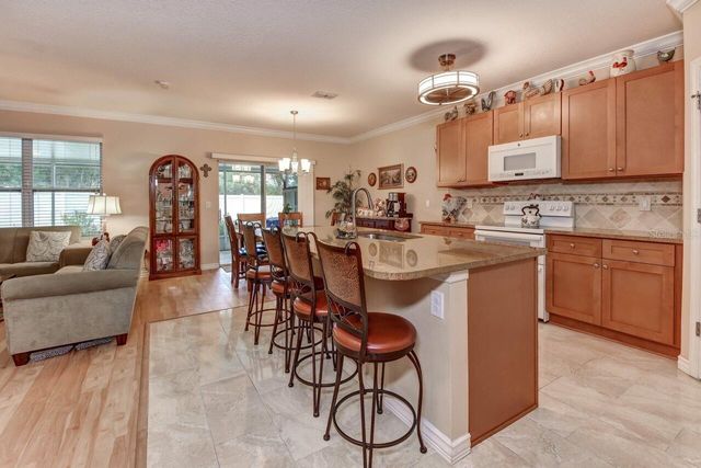 831 OAK HOLLOW LOOP, Deland, FL 32724