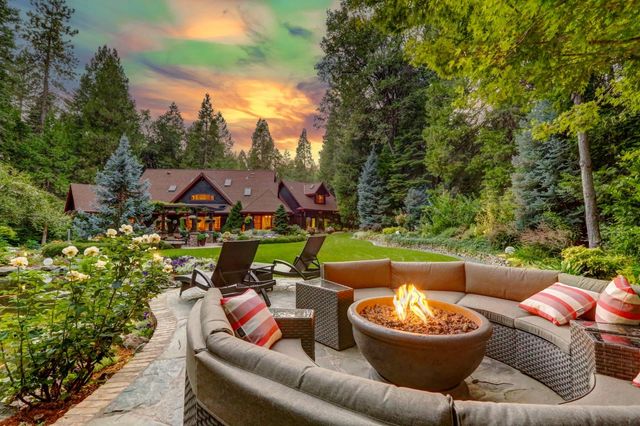 13027 Robin Rd, Nevada City, CA 95959