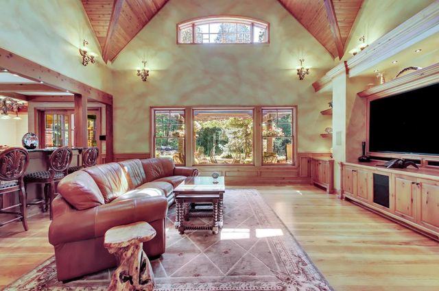 13027 Robin Rd, Nevada City, CA 95959