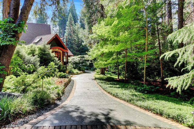 13027 Robin Rd, Nevada City, CA 95959
