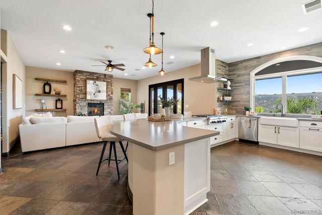 1101 Sierra Linda, Escondido, CA 92025