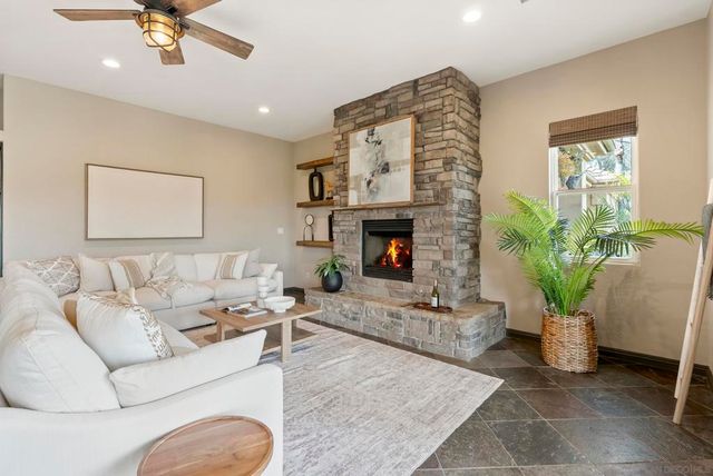 1101 Sierra Linda, Escondido, CA 92025