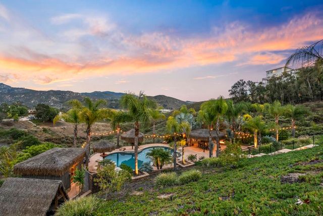 1101 Sierra Linda, Escondido, CA 92025