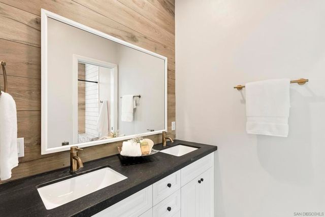 1101 Sierra Linda, Escondido, CA 92025