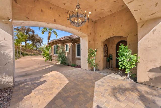 1101 Sierra Linda, Escondido, CA 92025