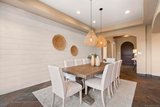 1101 Sierra Linda, Escondido, CA 92025