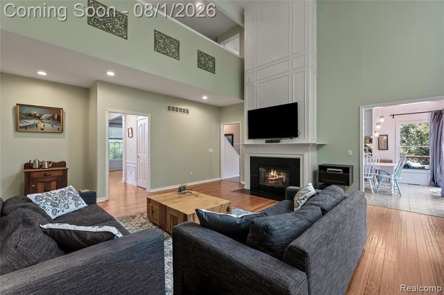 887 Loggers Circle, Rochester, MI 48307