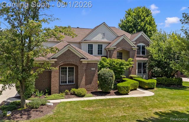 887 Loggers Circle, Rochester, MI 48307