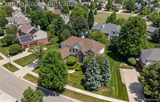 887 Loggers Circle, Rochester, MI 48307
