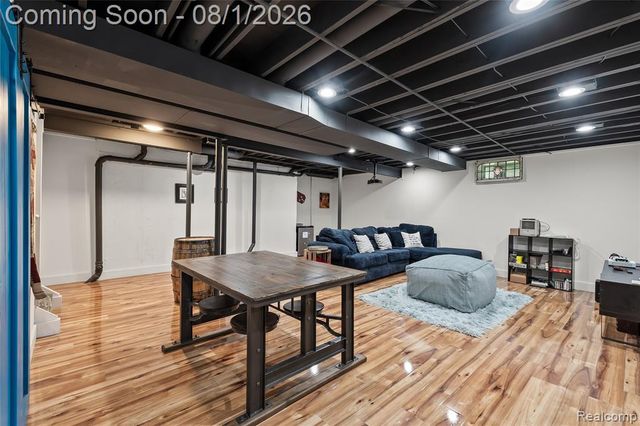 887 Loggers Circle, Rochester, MI 48307