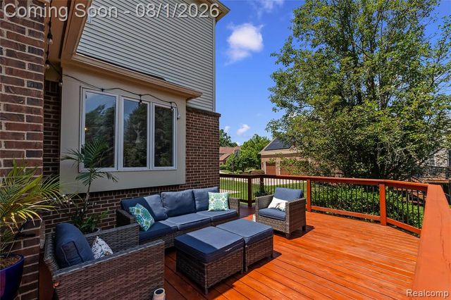 887 Loggers Circle, Rochester, MI 48307