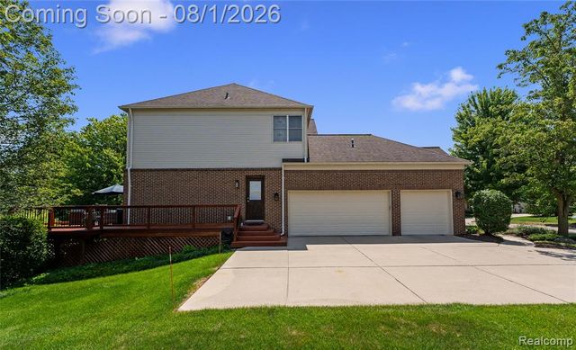 887 Loggers Circle, Rochester, MI 48307