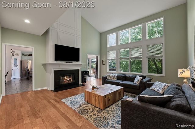 887 Loggers Circle, Rochester, MI 48307