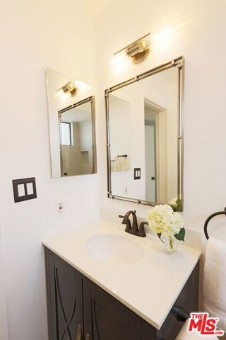 21821 Burbank Boulevard 151, Los Angeles, CA 91367