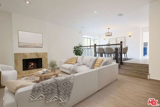 21821 Burbank Boulevard 151, Los Angeles, CA 91367