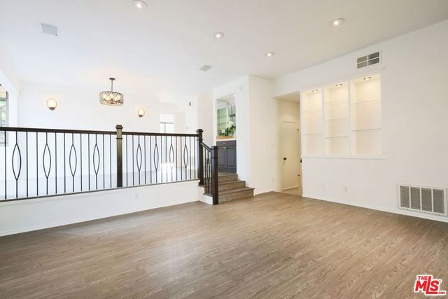 21821 Burbank Boulevard 151, Los Angeles, CA 91367