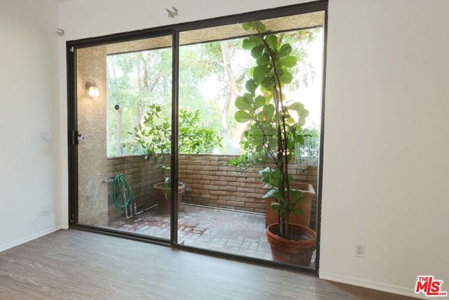 21821 Burbank Boulevard 151, Los Angeles, CA 91367