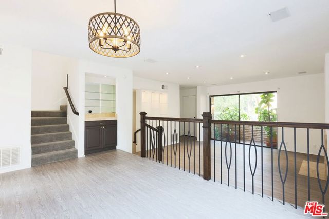 21821 Burbank Boulevard 151, Los Angeles, CA 91367