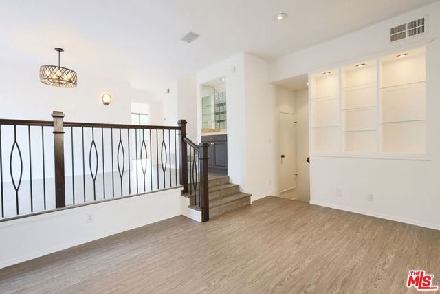 21821 Burbank Boulevard 151, Los Angeles, CA 91367