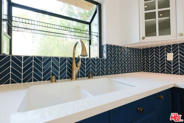 21821 Burbank Boulevard 151, Los Angeles, CA 91367