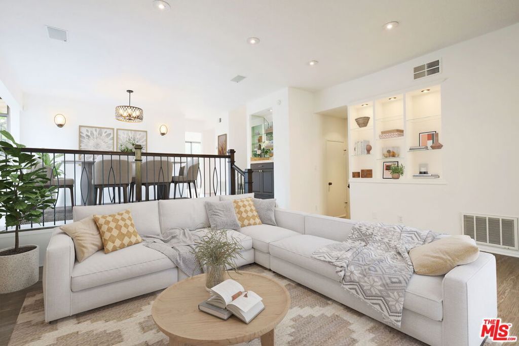 21821 Burbank Boulevard 151, Los Angeles, CA 91367