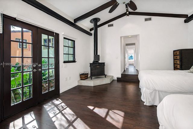 224 S Coconut Ln, Miami Beach, FL 33139