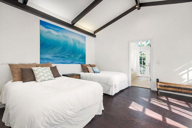 224 S Coconut Ln, Miami Beach, FL 33139