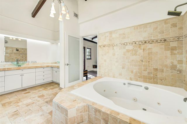 224 S Coconut Ln, Miami Beach, FL 33139