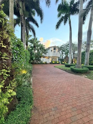 224 S Coconut Ln, Miami Beach, FL 33139