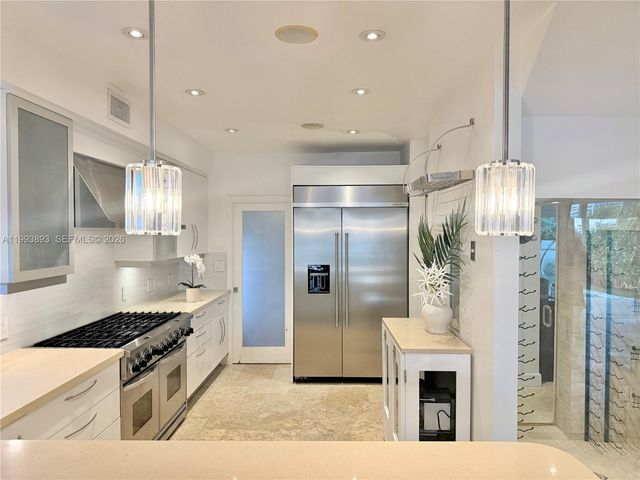 224 S Coconut Ln, Miami Beach, FL 33139