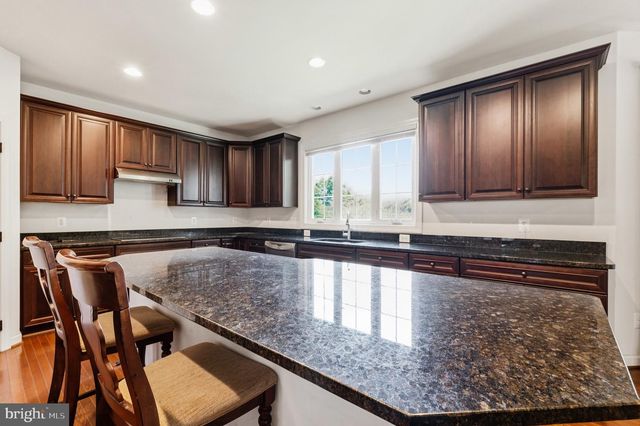 7101 IDYLWOOD RD, Falls Church, VA 22043