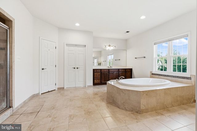 7101 IDYLWOOD RD, Falls Church, VA 22043