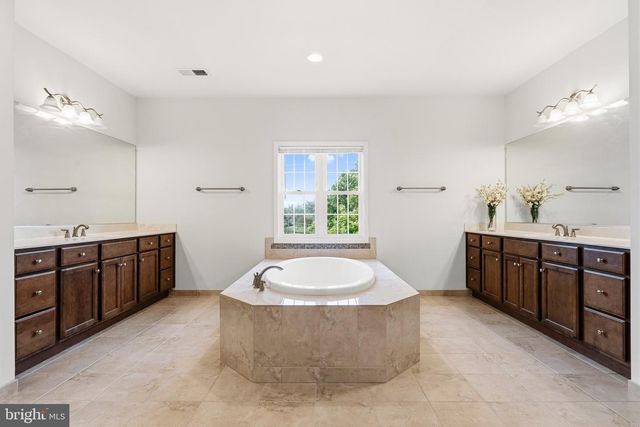 7101 IDYLWOOD RD, Falls Church, VA 22043