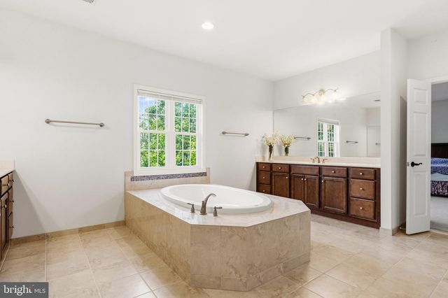 7101 IDYLWOOD RD, Falls Church, VA 22043