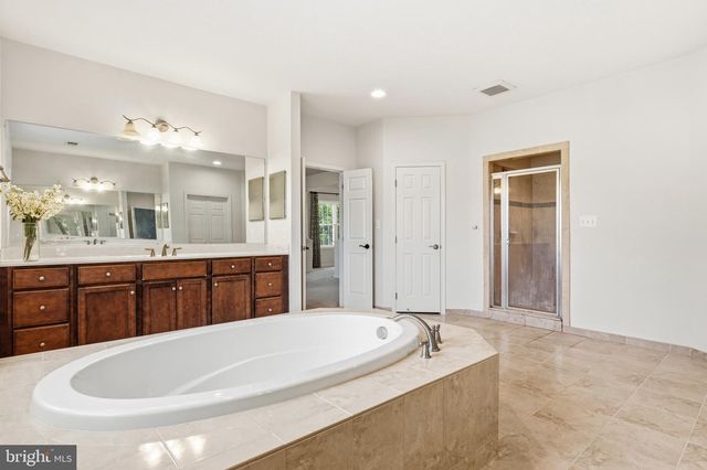 7101 IDYLWOOD RD, Falls Church, VA 22043