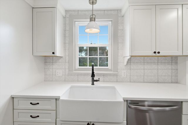 112 Mammoth Road, Manchester, NH 03109