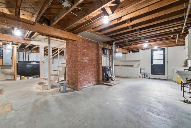 112 Mammoth Road, Manchester, NH 03109