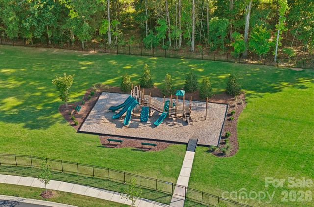 605 Cedar Knoll Circle, Pineville, NC 28134