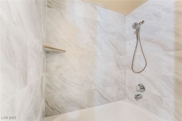 5261 River Glen Drive 201, Las Vegas, NV 89103