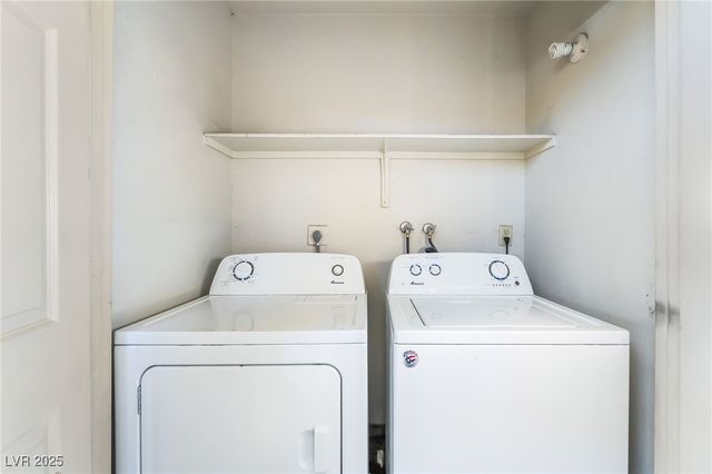 5261 River Glen Drive 201, Las Vegas, NV 89103