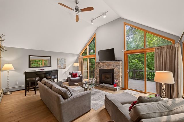 11 Stone Ridge Loop, Dover, VT 05356