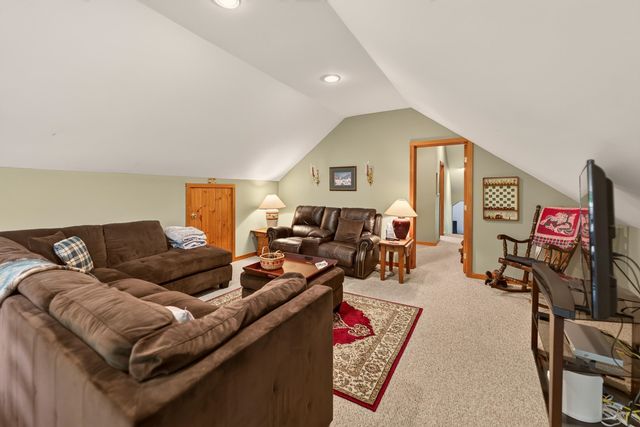 11 Stone Ridge Loop, Dover, VT 05356