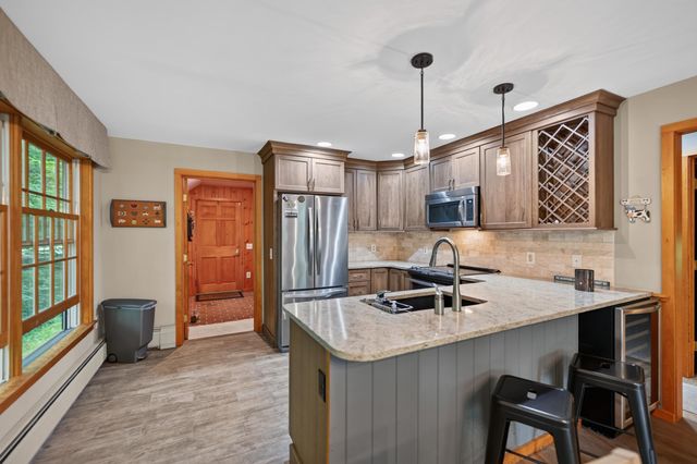 11 Stone Ridge Loop, Dover, VT 05356