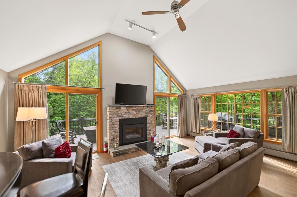 11 Stone Ridge Loop, Dover, VT 05356