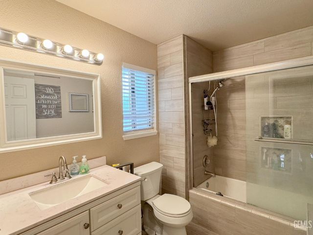 5909 Lugene Avenue, Bakersfield, CA 93313